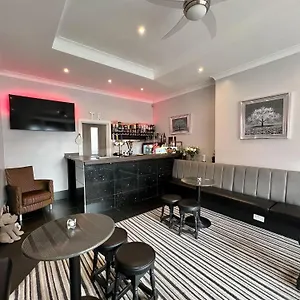 2* Hotel Tudor Rose